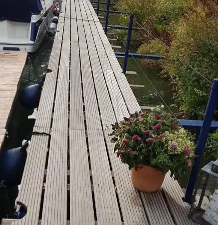 Botel Cafe Sander's Camping Auf Der Mosel *
