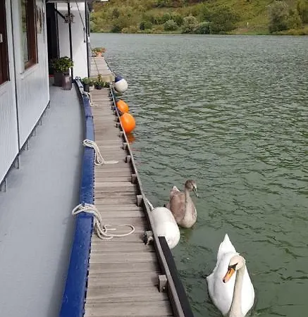 Botel Cafe Sander's Camping Auf Der Mosel Winningen